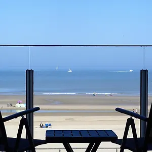 https://north-sea-view-studio-with-parking.ostend-hotel.net