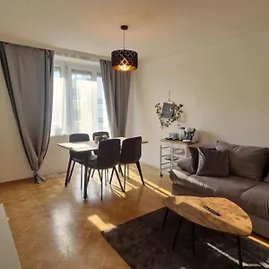 Schoene 2,5 Mit Balkon Und Parkplatz Apartament Graz