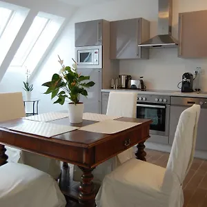 Alga Am Westbahnhof Apartament