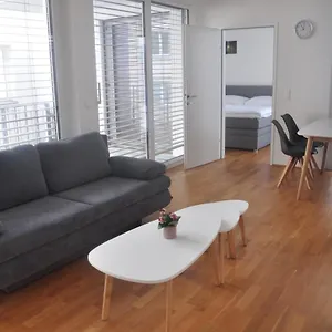 4 Beds And - Contactless Check-in Appartamento