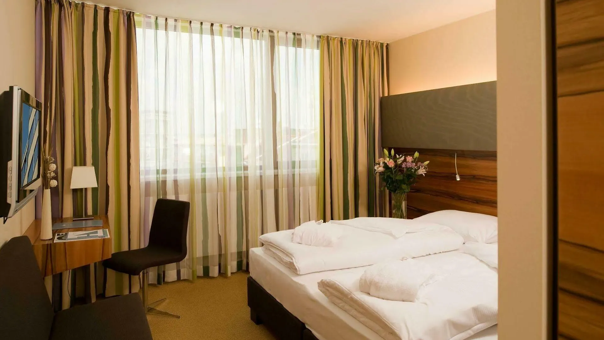 Hotel Eurostars Embassy Vienna 4*,  Austria